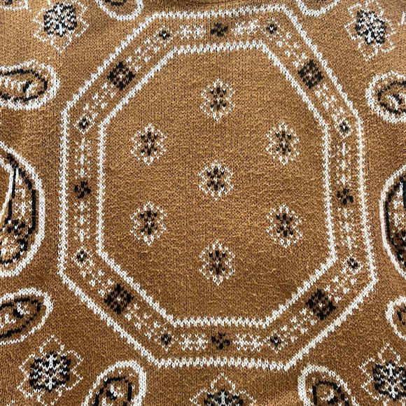 Made well bandana sweater 🍁 - Picture 4 of 4